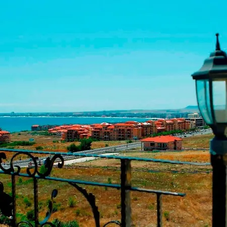 Golden Eye Хотел 4*